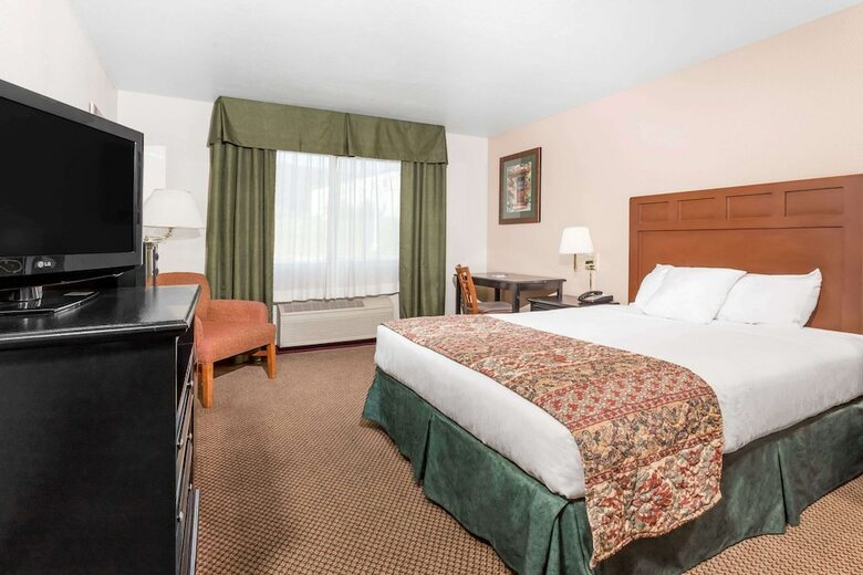 Hotel Baymont Inn And Suites Yreka