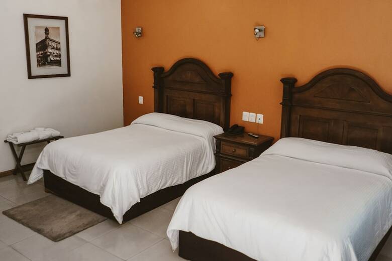 Hotel Puebla De Anta�o