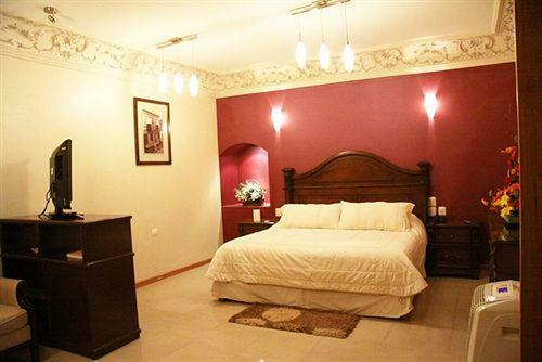Hotel Puebla De Anta�o