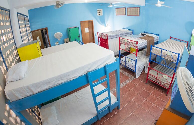 Hostel Playa By The Spot