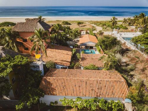 Hostal La Playita Beach House