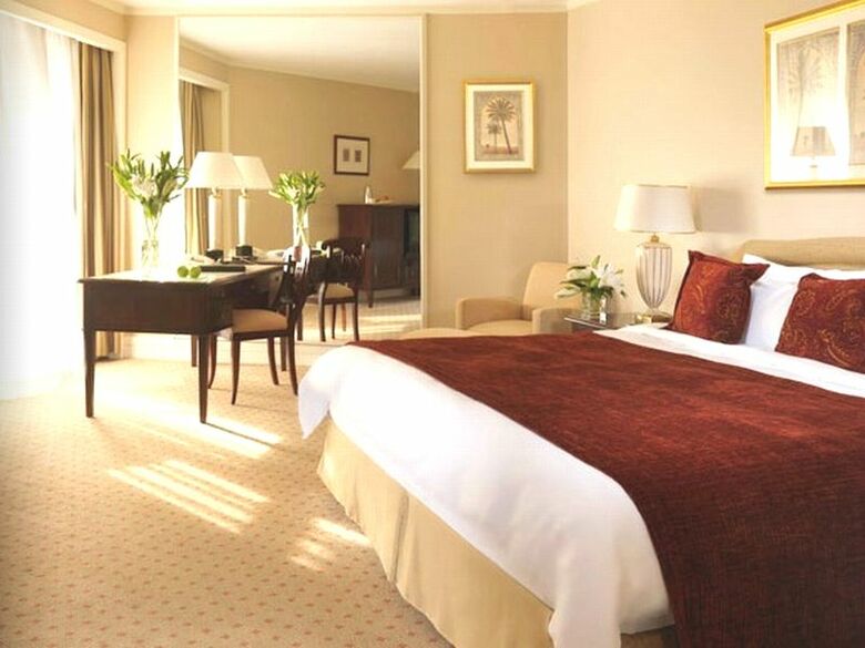 Radisson Blu Hotel, Dubai Deira Creek