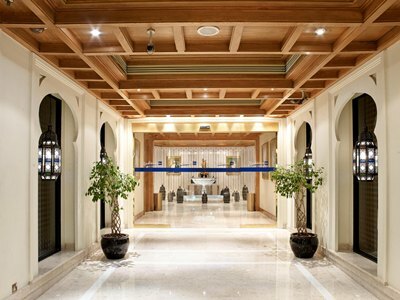 Radisson Blu Hotel, Dubai Deira Creek