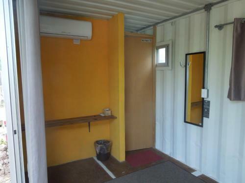 Containme Eco Chic Hotel