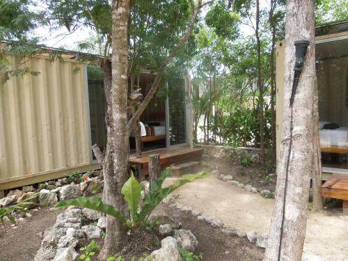 Containme Eco Chic Hotel