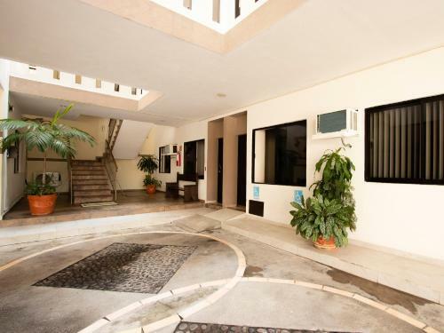 Suites Invernadero Hotel