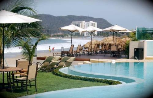 Grand Residencial Ixtapa Apartment