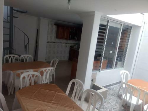 Albergue Hostal Full Moon