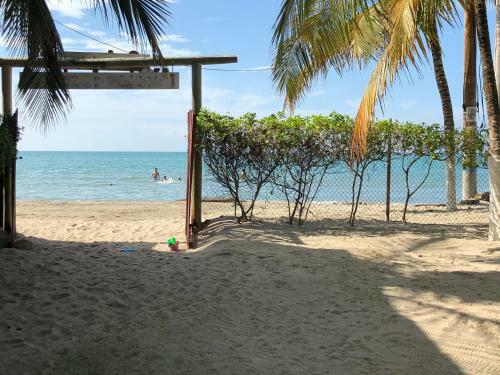 Caba�a Tol� Cove�as Playa