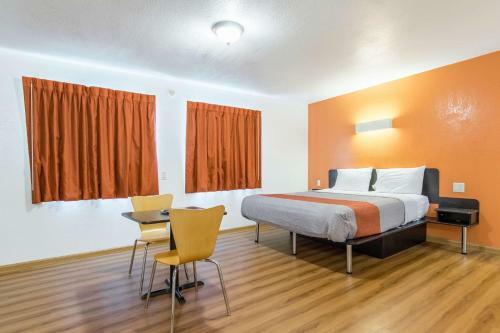 Hotel Motel 6 Orange - Anaheim