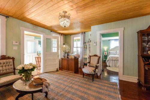 Emma's Cottage