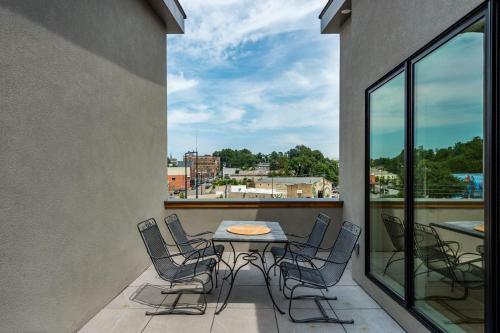 233 Short Coxe Townhouse Unit 8