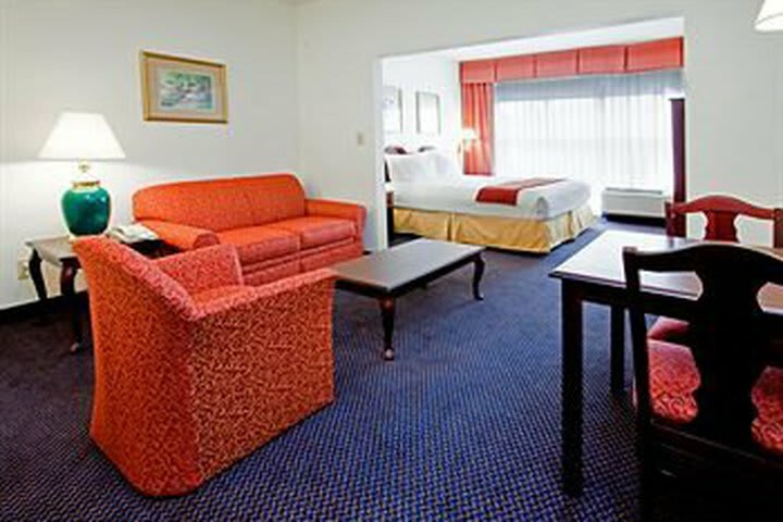 Hotel Holiday Inn Express Hillsborough (durham Area)