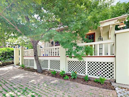 1212 Baylor Street Home
