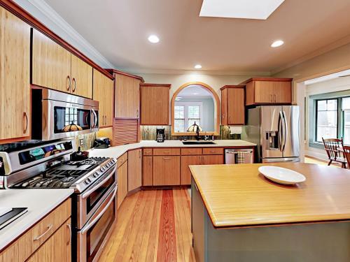 1212 Baylor Street Home