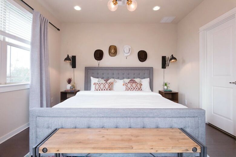Spacious 3br/3ba Minutes From Dt By Domio