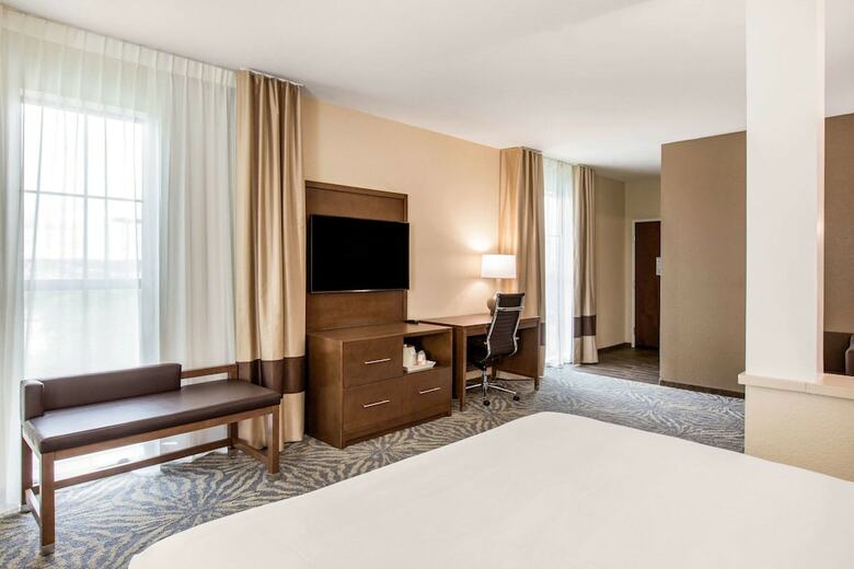 Hotel Comfort Suites - South Austin