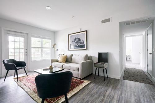 The Domain Premier Suites By Sonder