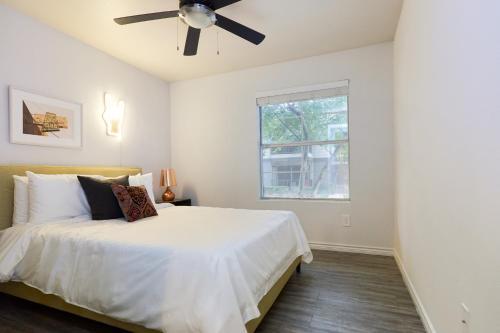 The Domain Premier Suites By Sonder