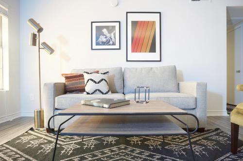 The Domain Premier Suites By Sonder