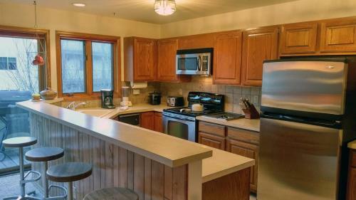 177 Lake Townhouse #d