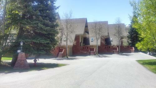 177 Lake Townhouse #d