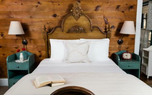 Bed & Breakfast The Mast Farm Inn