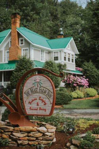 Bed & Breakfast The Mast Farm Inn