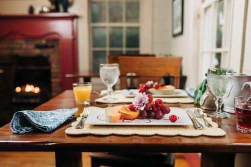 Bed & Breakfast The Mast Farm Inn