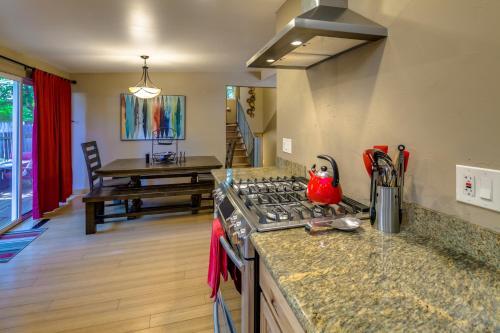723 Ne 11th Street Home