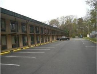 Hotel Howard Johnson Inn - Fredericksburg