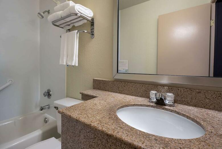 Hotel Days Inn Encinitas- Legoland Moonlight Beach