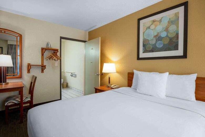Hotel Days Inn Encinitas- Legoland Moonlight Beach