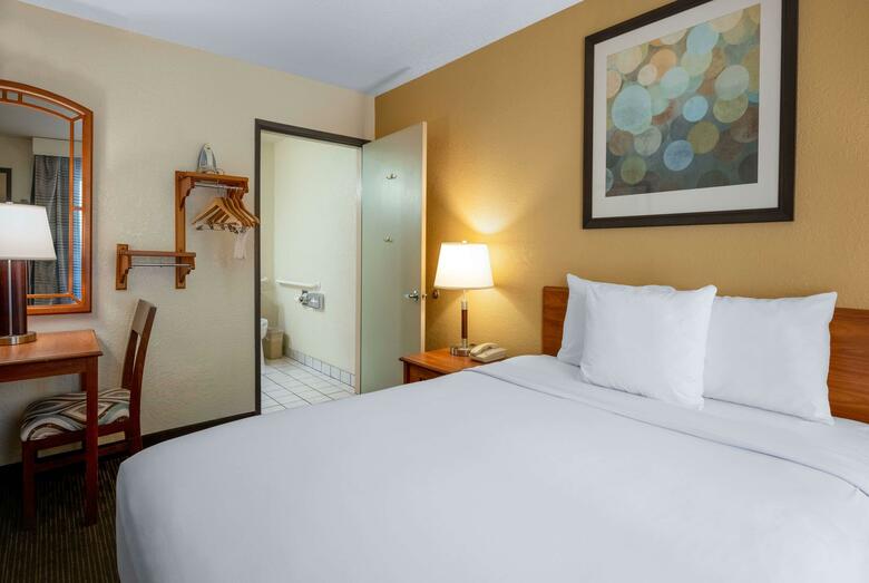 Hotel Days Inn Encinitas- Legoland Moonlight Beach