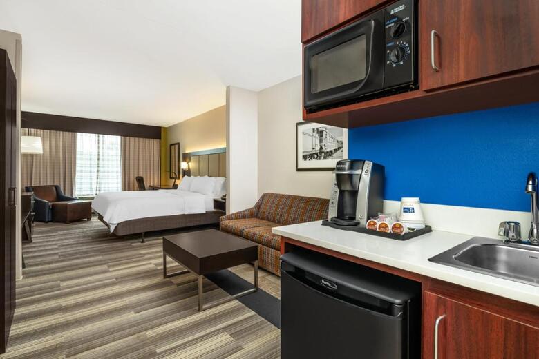 Holiday Inn Express Hotel & Suites Florence I-95 @ Hwy 327