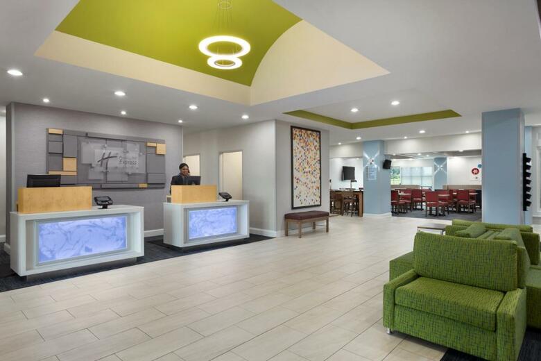Holiday Inn Express Hotel & Suites Florence I-95 @ Hwy 327