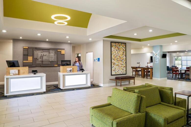 Holiday Inn Express Hotel & Suites Florence I-95 @ Hwy 327
