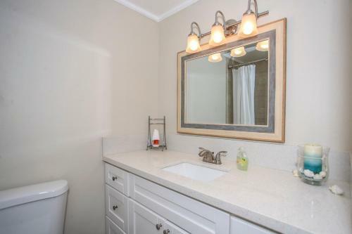1724 - Bear Cub Den Home