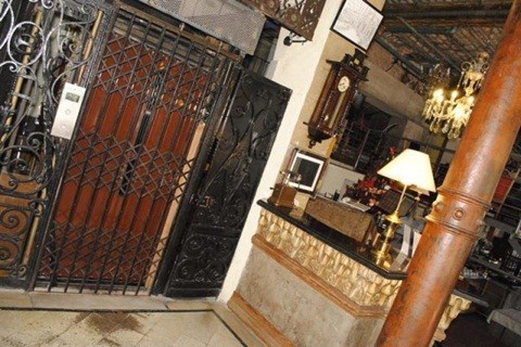 La Fresque Hotel