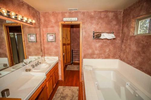 Gold Rush Lodge Retreat