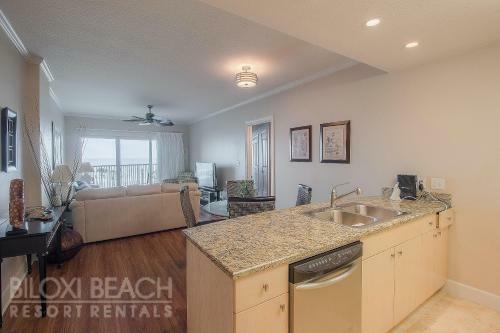 Sea Breeze 305 - Two Bedroom Apartment