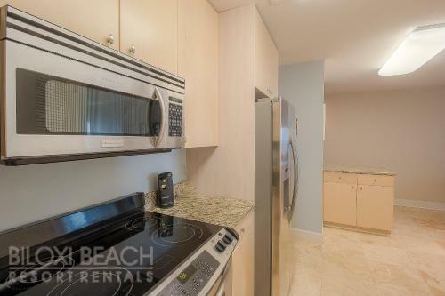 Sea Breeze 305 - Two Bedroom Apartment