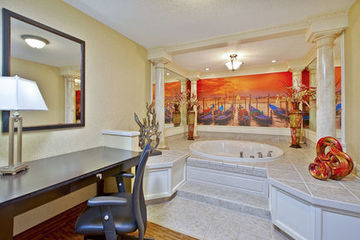 Holiday Inn Express Hotel & Suites Sharon-hermitage