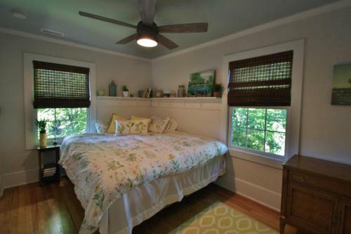 Downtown Hideaway - Green Door
