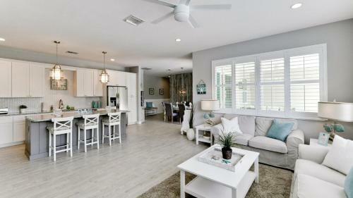 Tropical Oasis - Three Bedroom Home