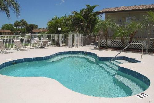 Waterway Two Bedroom Apartment, Unit 211