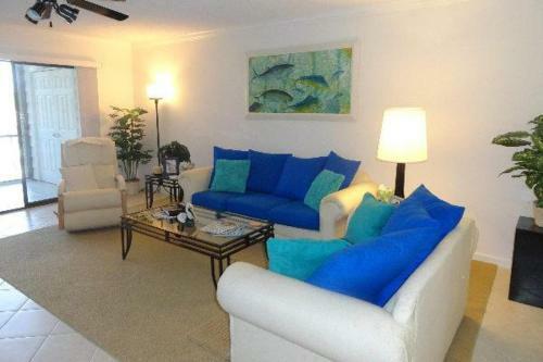Waterway Two Bedroom Apartment, Unit 211