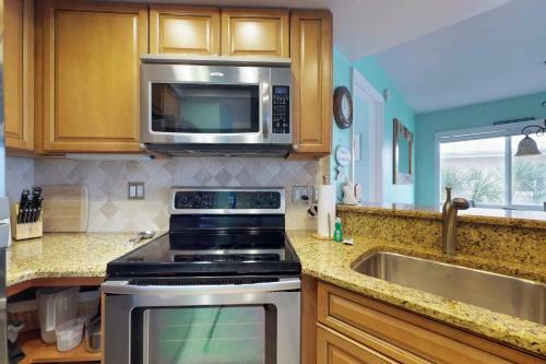 Anna Maria Island Club 40
