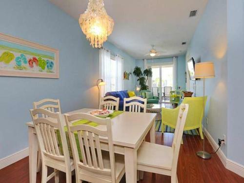 Tropical Daze Upper Home