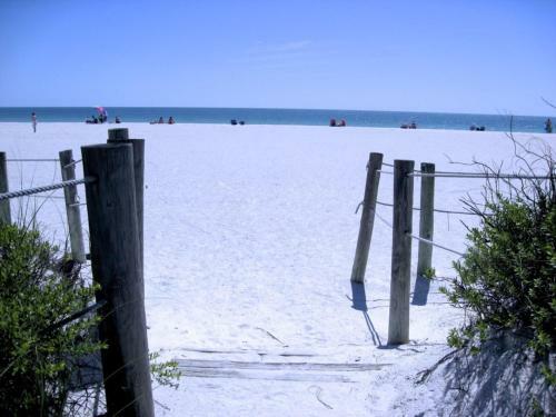 Absolute Anna Maria Two-bedroom Apartment